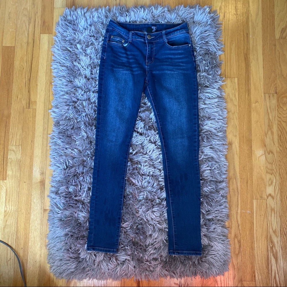 Jeans - Picture 2 of 5